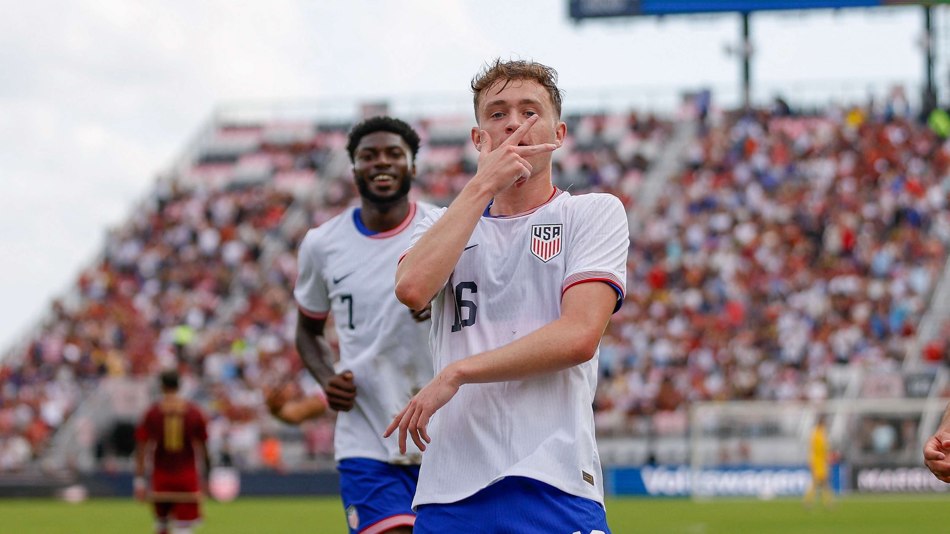 在竞争中与 在竞争中与