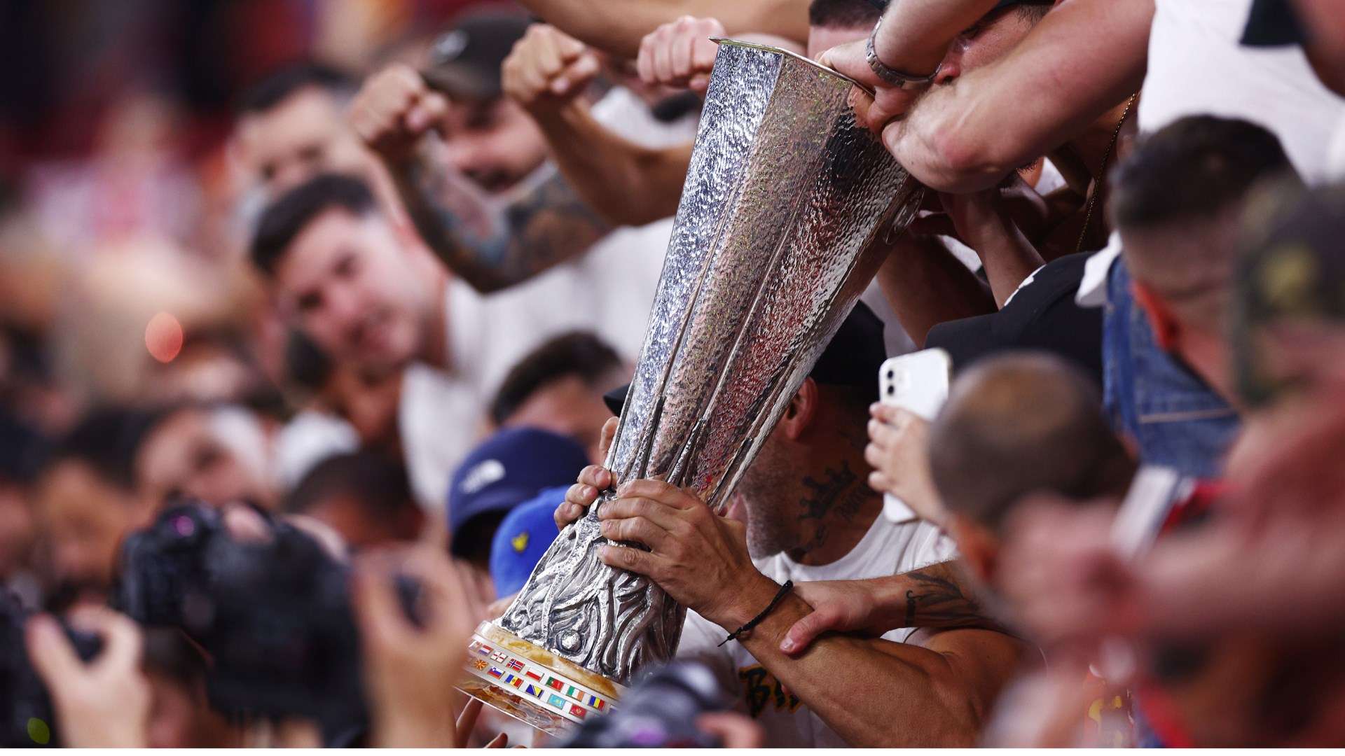 成为足球史 成为足球史